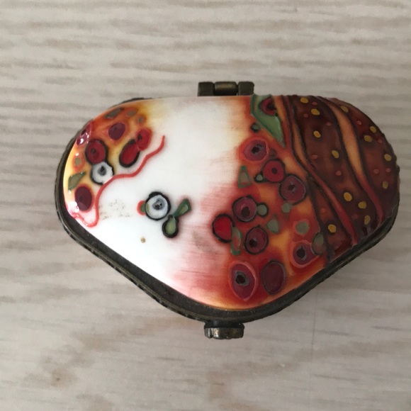 Benaya By Innovation Other - Vintage Benaya by Innovation Porcelain trinket box